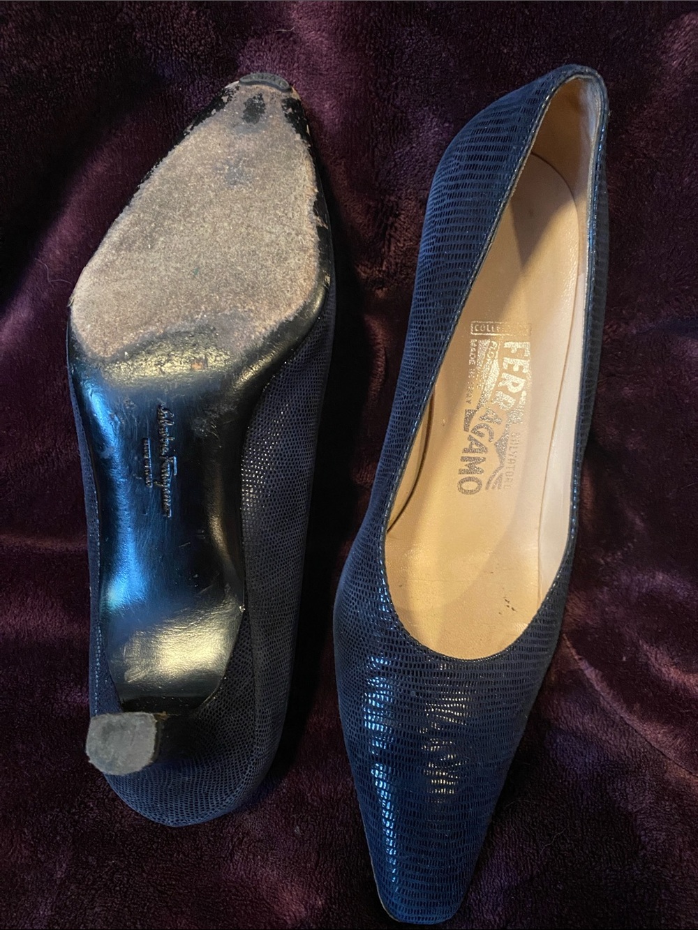 Salvatore Ferragamo Navy Textured Leather Pumps